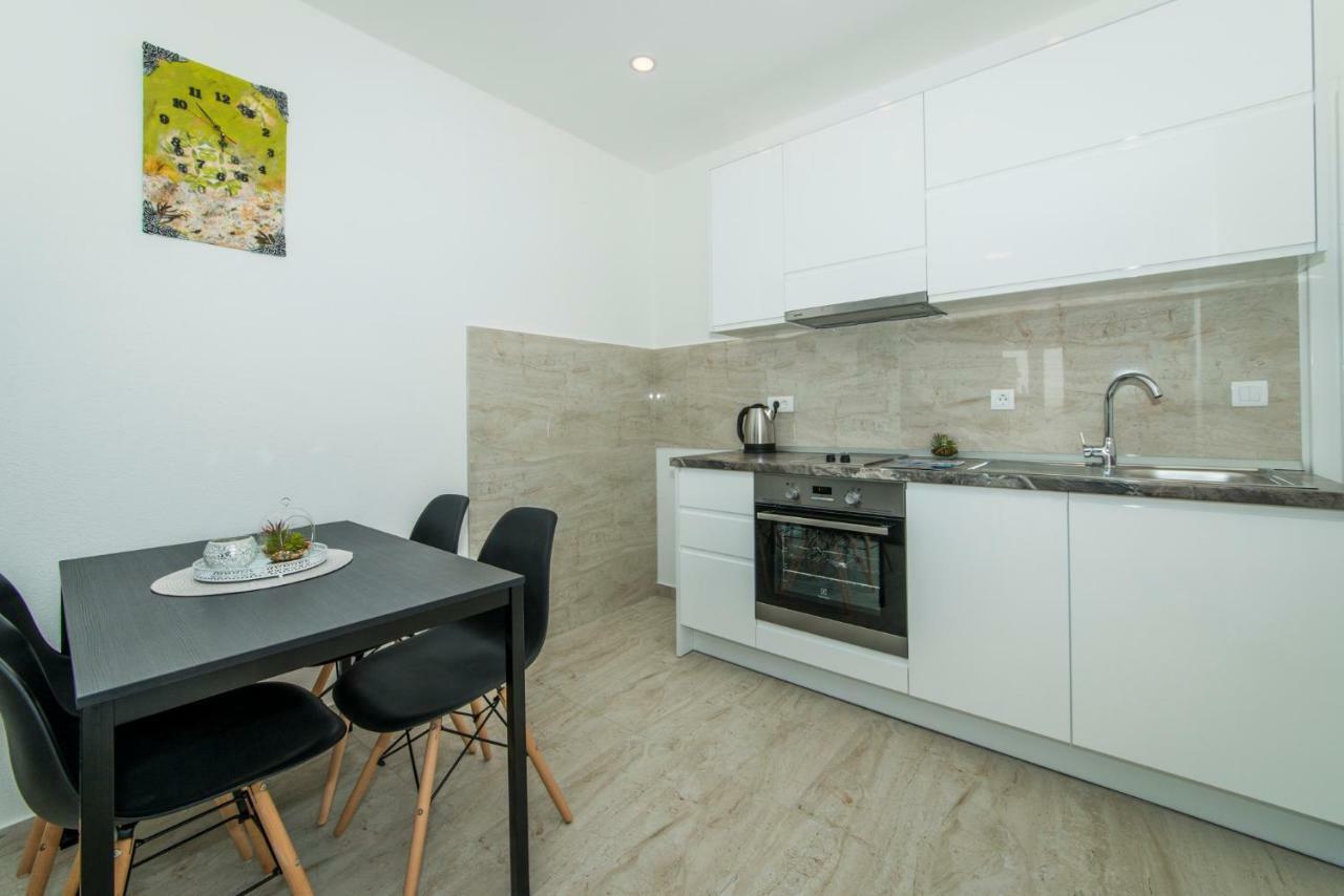 Apartmani Spiline - Mia บาชกาโวดา ภายนอก รูปภาพ