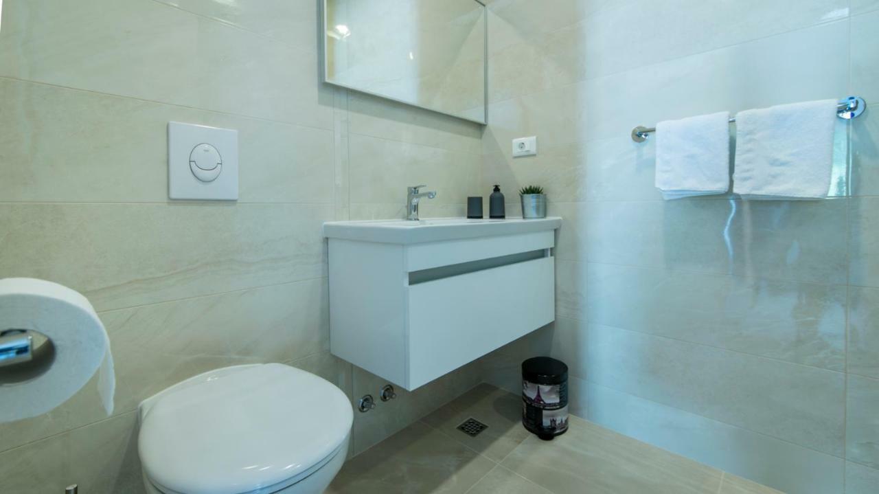 Apartmani Spiline - Mia บาชกาโวดา ภายนอก รูปภาพ